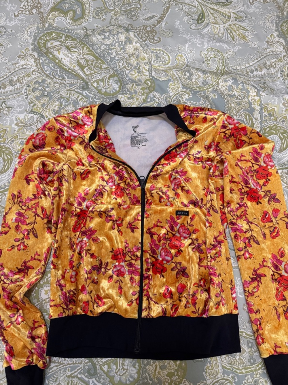 JOLYN VINTAGE GRIFFAN Floral Velvet Bomber Jacket - Gold with Pink Floral - Picture 3 of 6